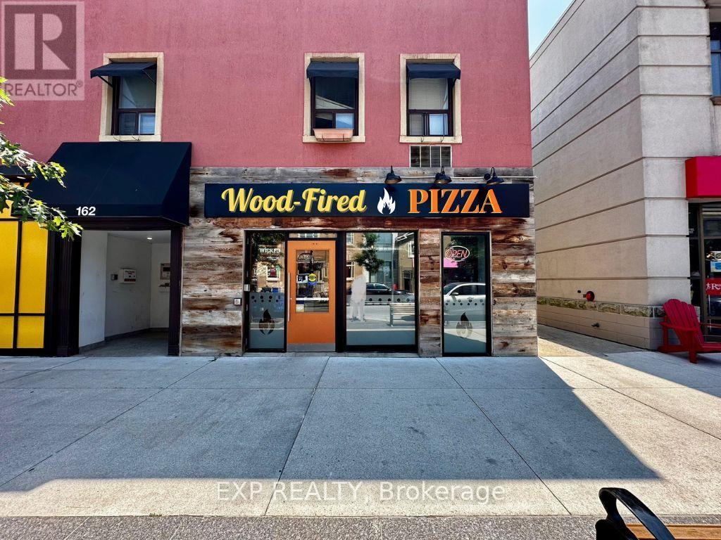 162 Lakeshore Road E, Oakville (oo Old Oakville)