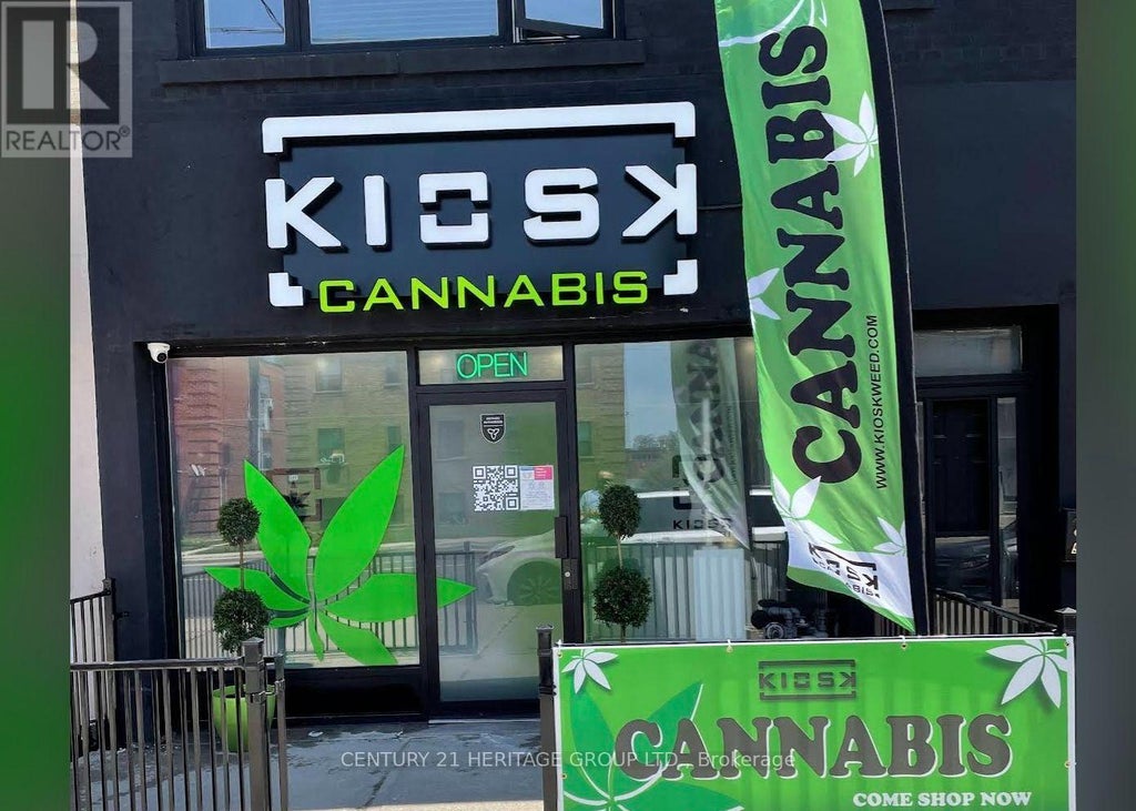 985 O'connor Drive, Toronto (o'connor-Parkview)