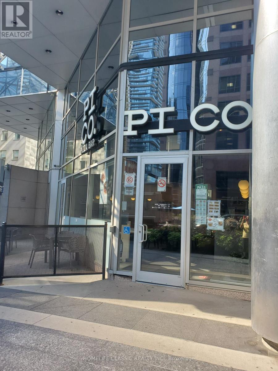 160 Bloor Street E, Toronto (rosedale-Moore Park)