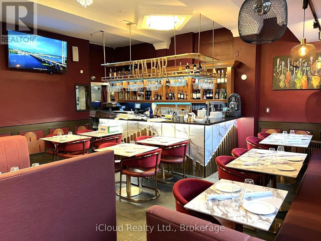 231 Lakeshore Road E, Mississauga (port Credit)