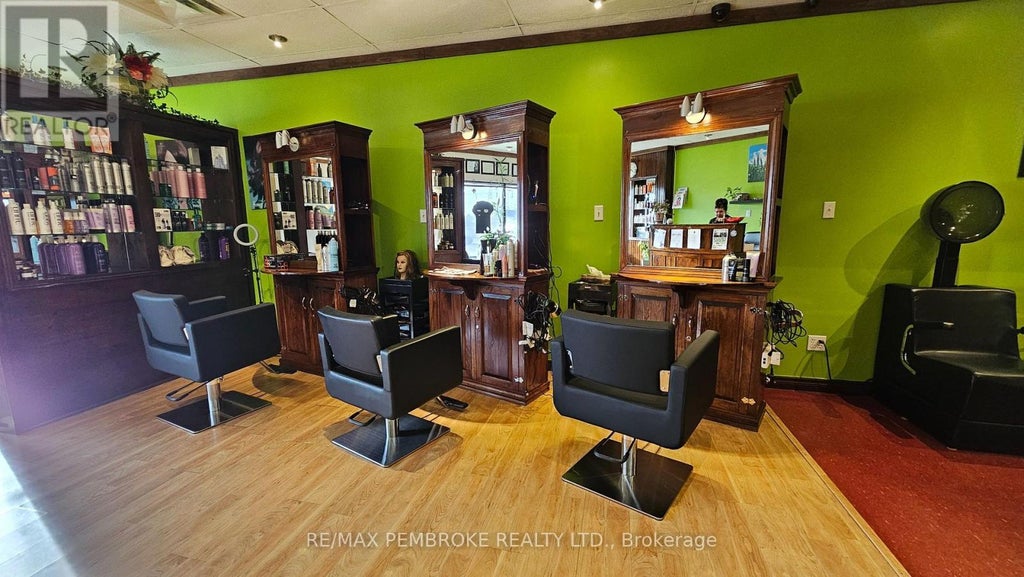 C - 3468 Petawawa Boulevard, Petawawa