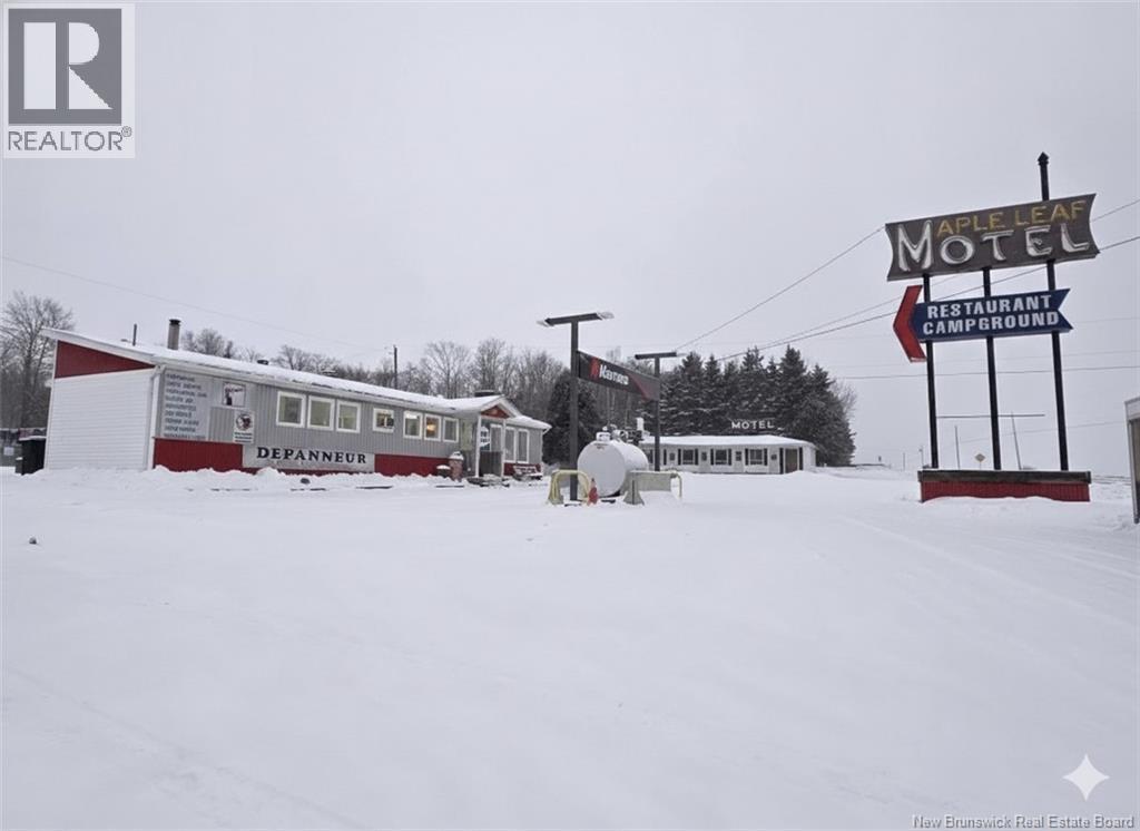 1353 17 Route, Saint-léonard-parent
