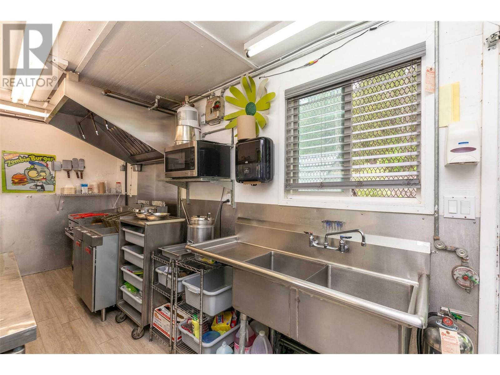 7220 36 Street Ne. Salmon Arm, British Columbia