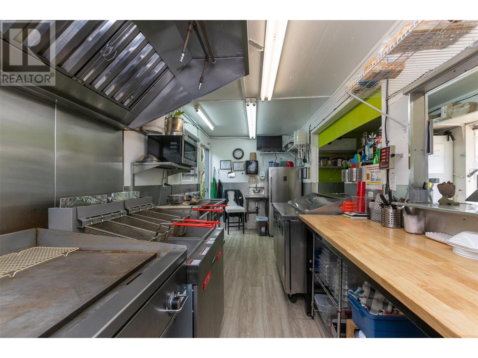 7220 36 Street Ne. Salmon Arm, British Columbia