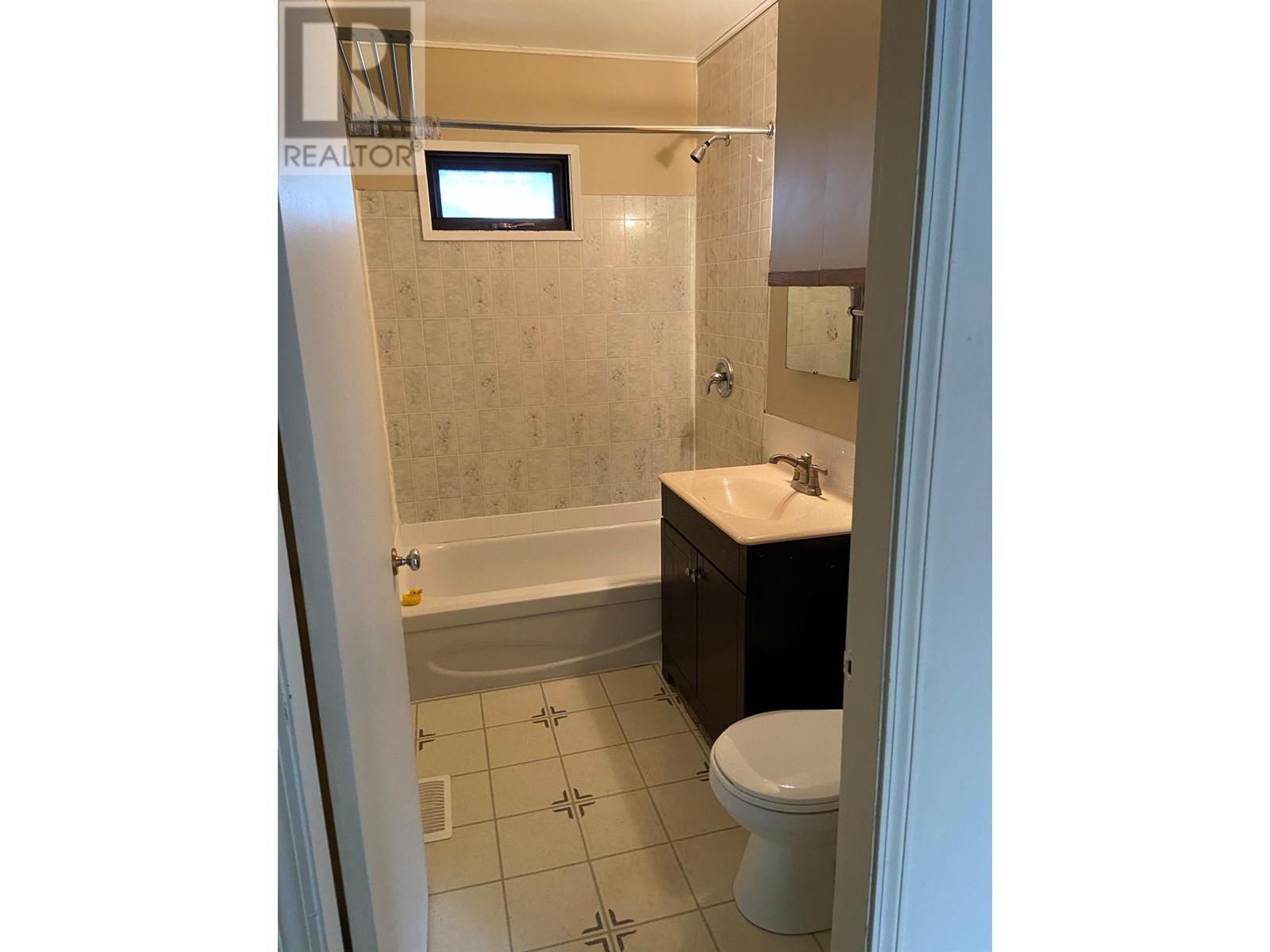 1909 43 Street. Vernon, British Columbia