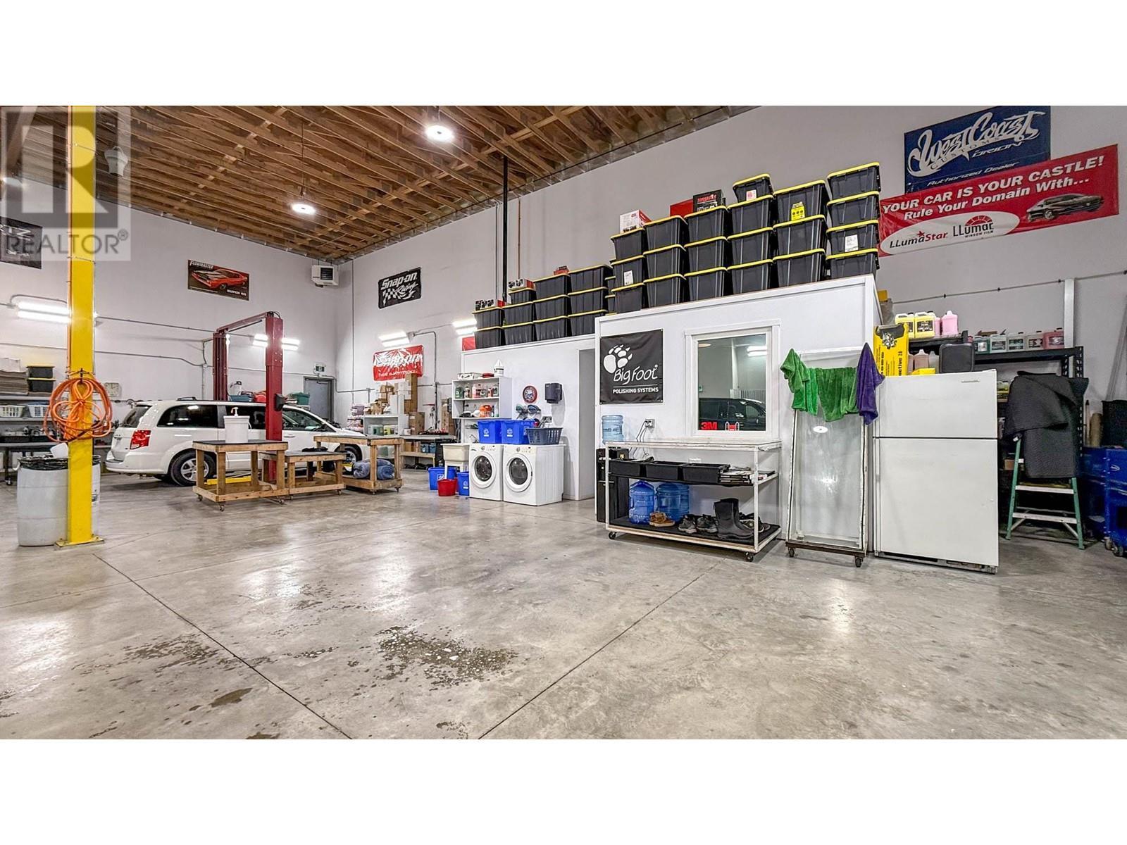 2844 Fenwick Road. Kelowna, British Columbia