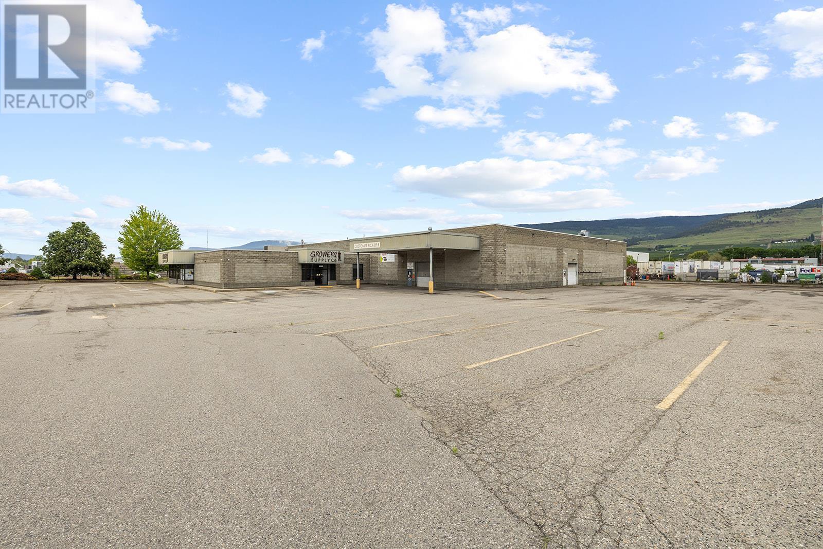 2605 Acland Road. Kelowna, British Columbia