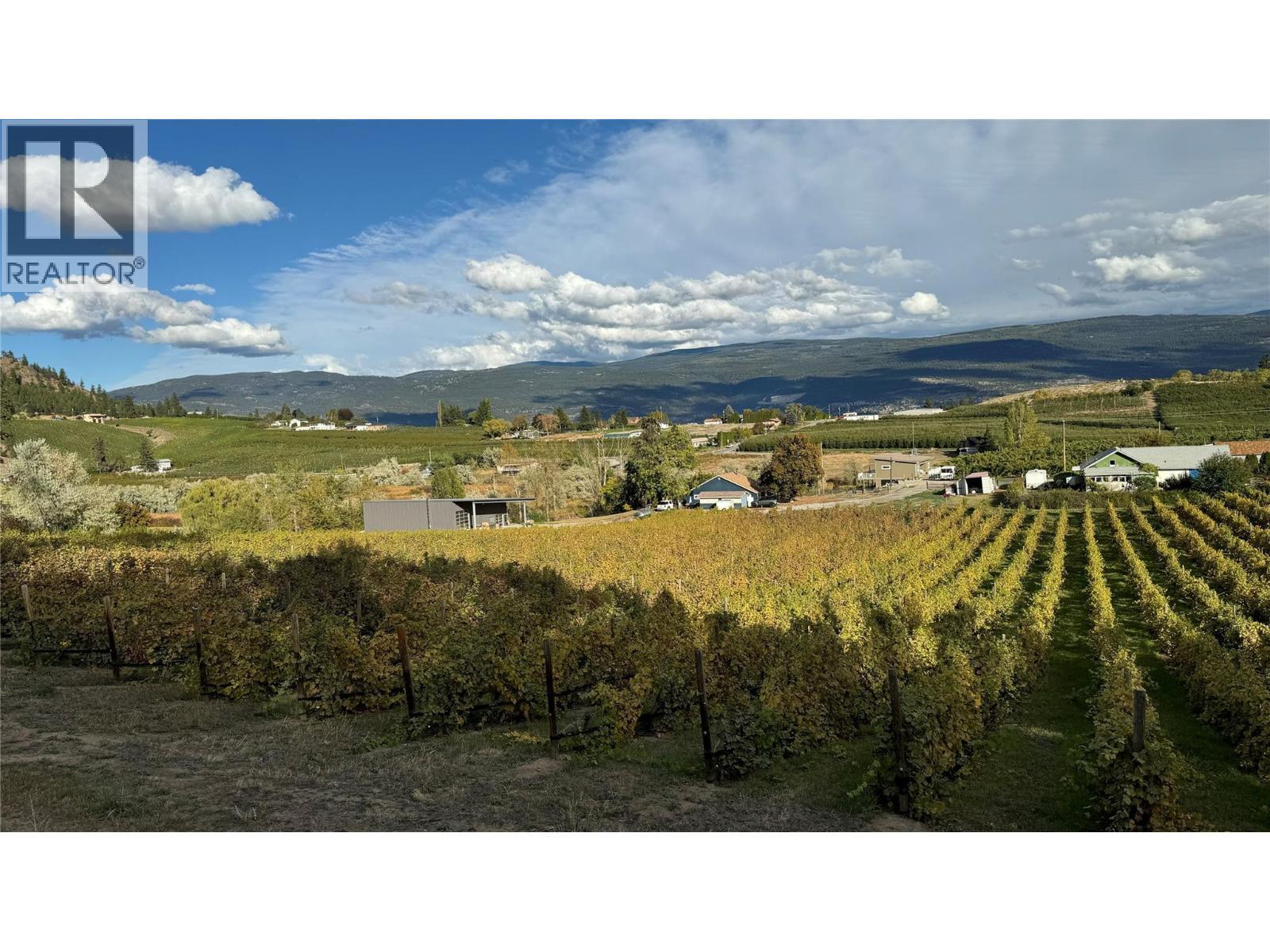 5214 Monro Avenue. Summerland, British Columbia