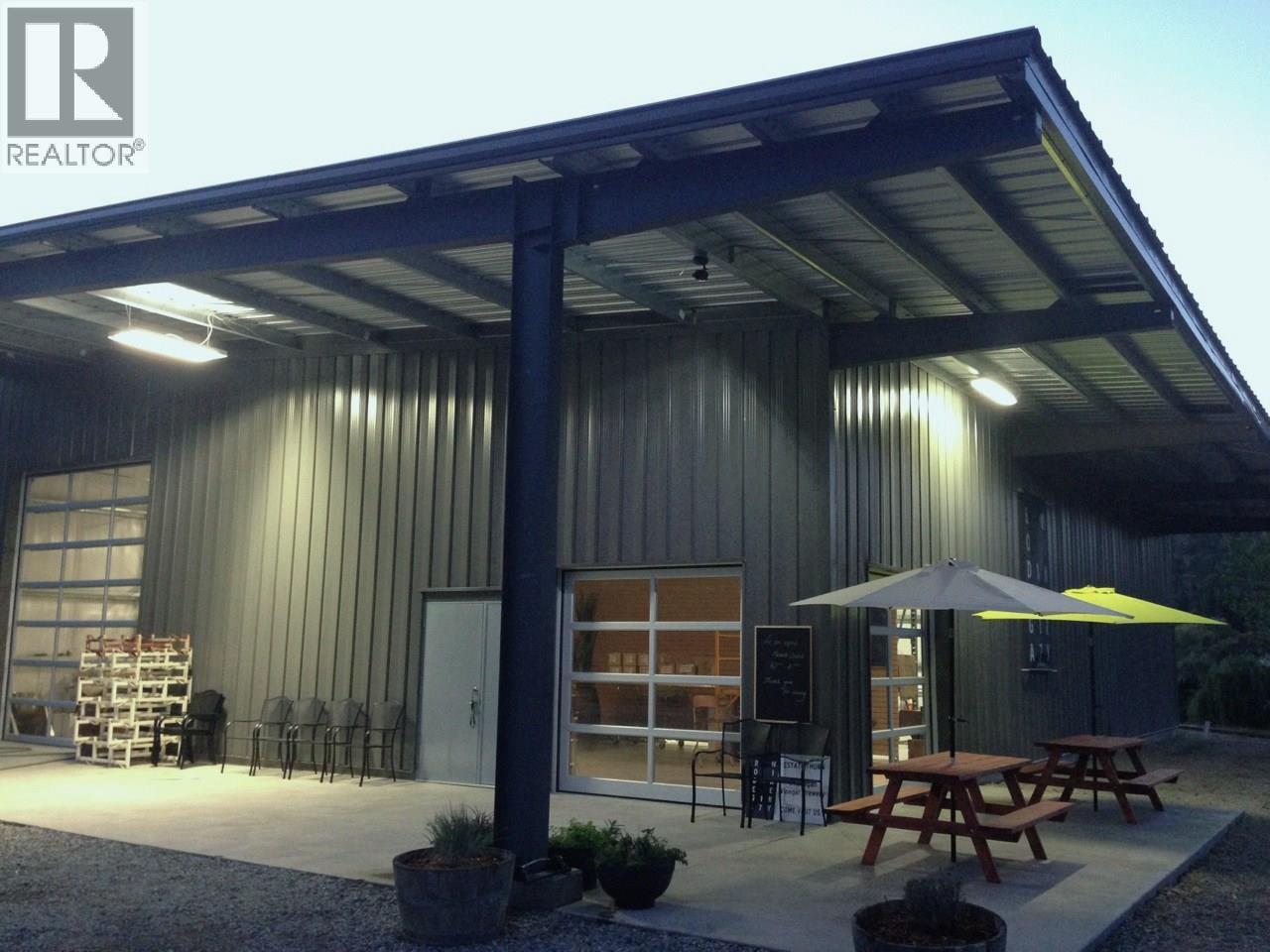 5214 Monro Avenue. Summerland, British Columbia