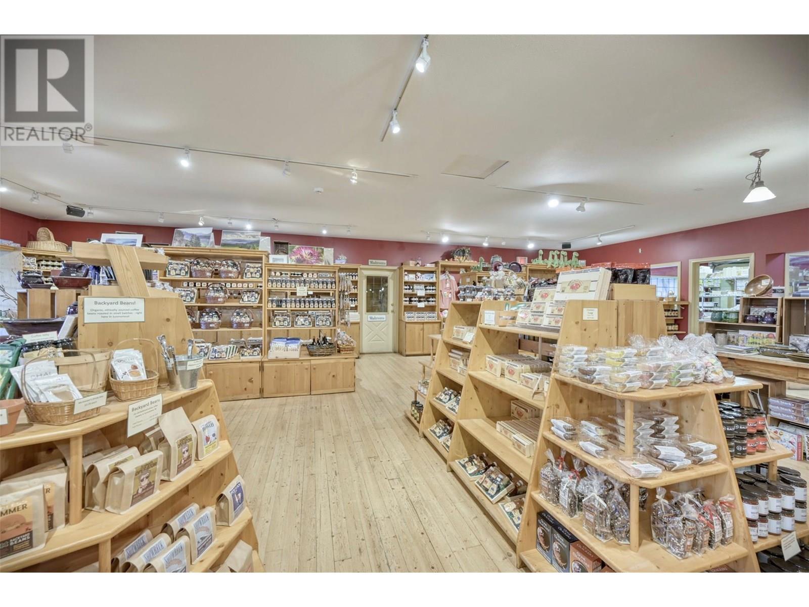 6206 Canyon View Road. Summerland, British Columbia