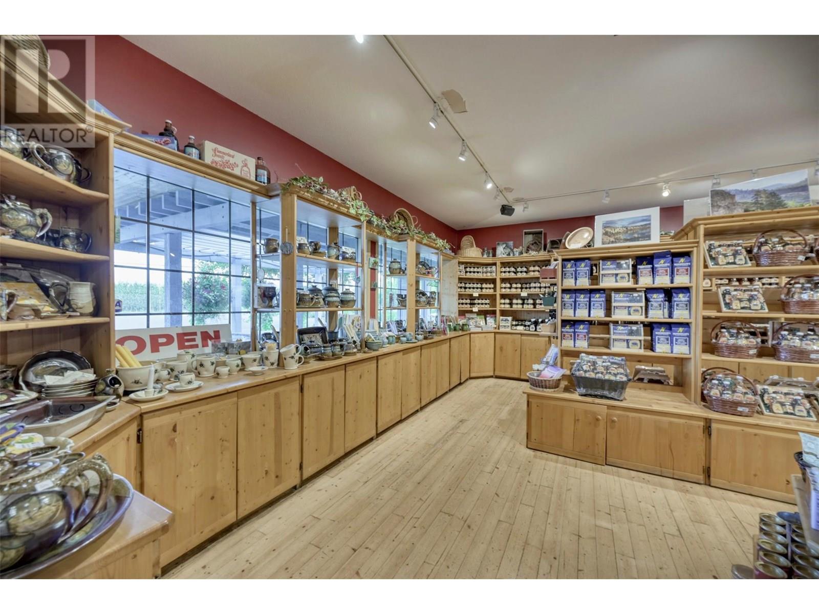 6206 Canyon View Road. Summerland, British Columbia