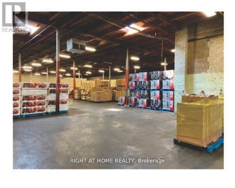 15 Curity Avenue, Toronto (o'connor-Parkview)