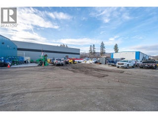 206 Maple Avenue. Oliver, British Columbia