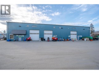 206 Maple Avenue. Oliver, British Columbia