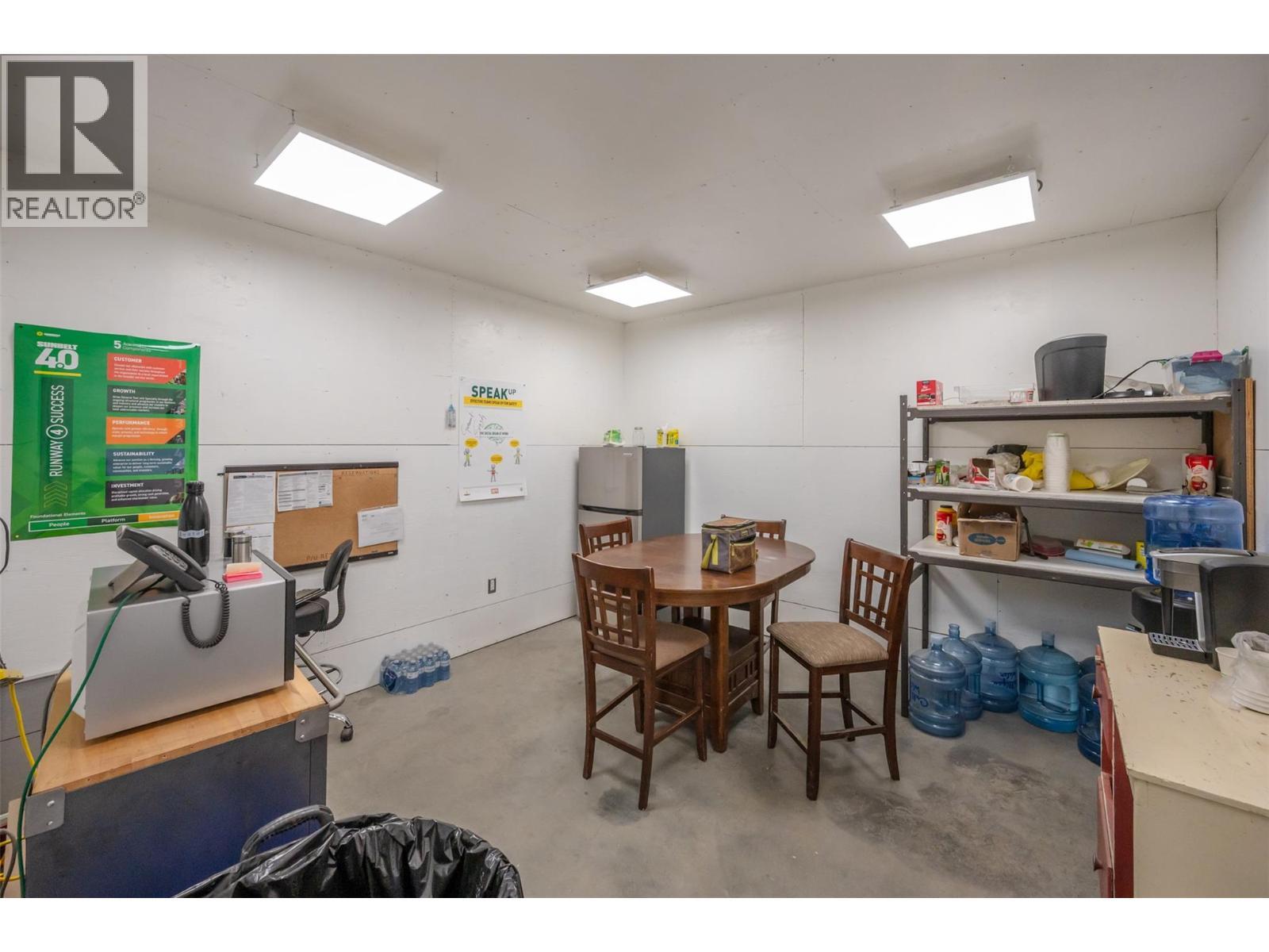 206 Maple Avenue. Oliver, British Columbia