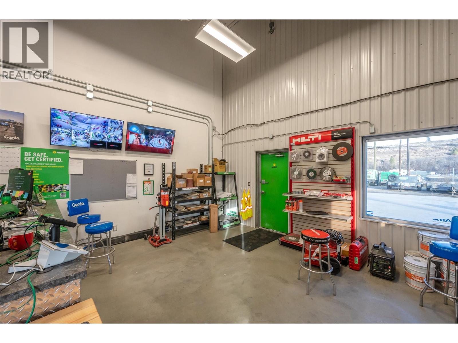 206 Maple Avenue. Oliver, British Columbia