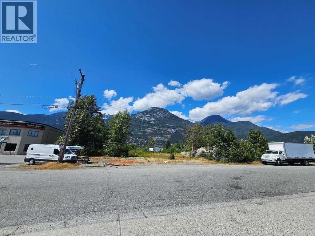 38925 Progress Way, Squamish