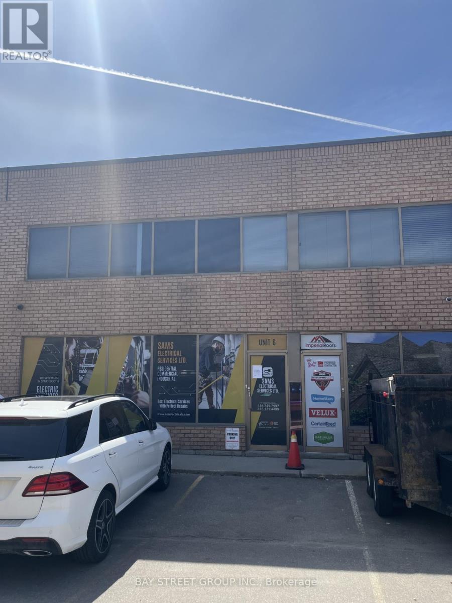 6 - 94 Kenhar Drive, Toronto (humber Summit)