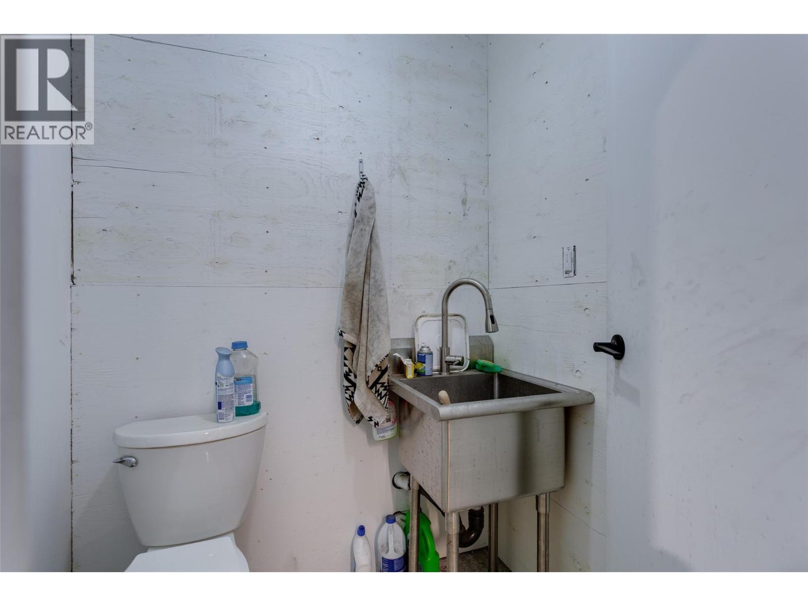 897 Stremel Road. Kelowna, British Columbia