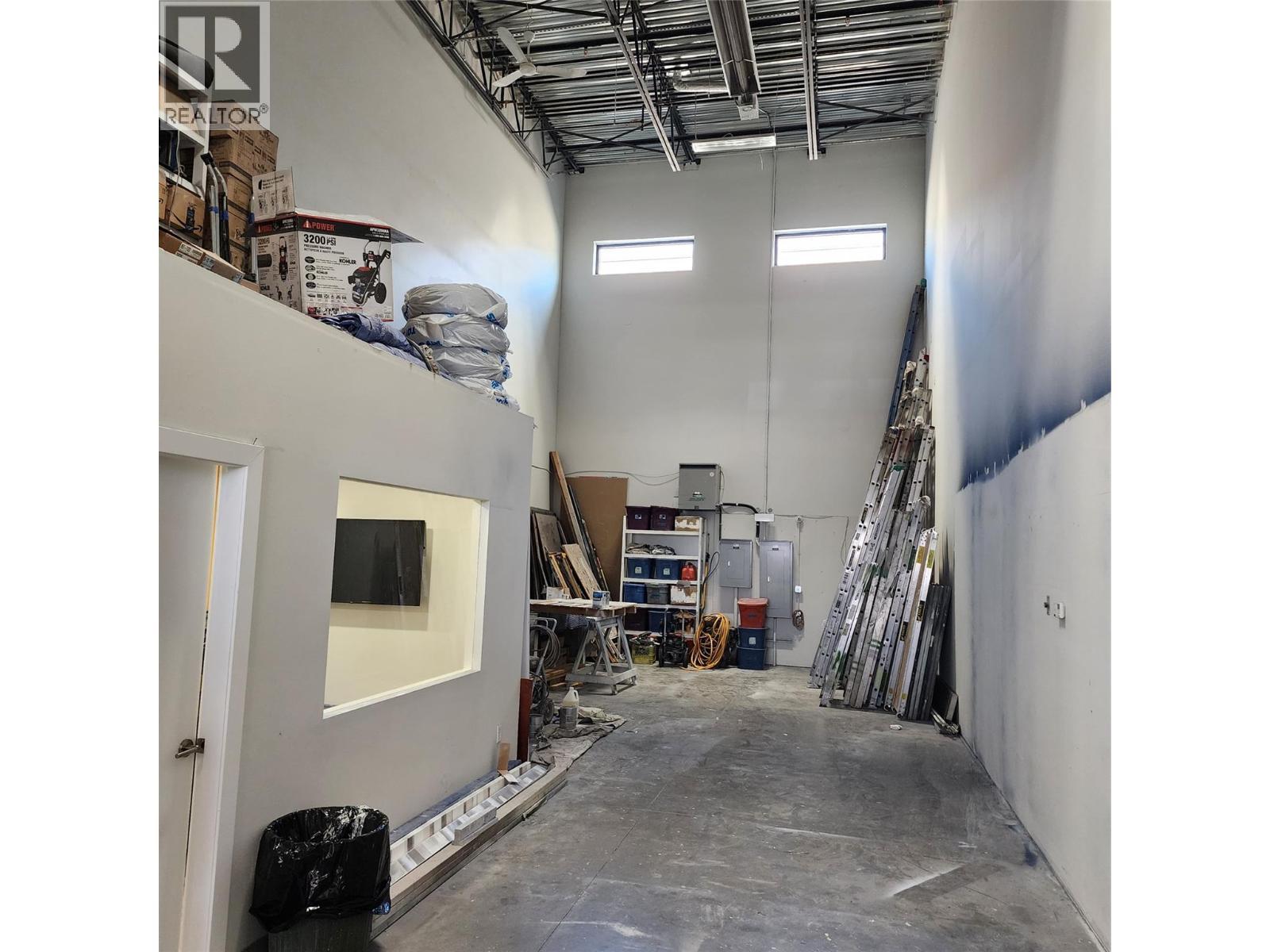 1625 Dilworth Drive Unit# 205. Kelowna, British Columbia