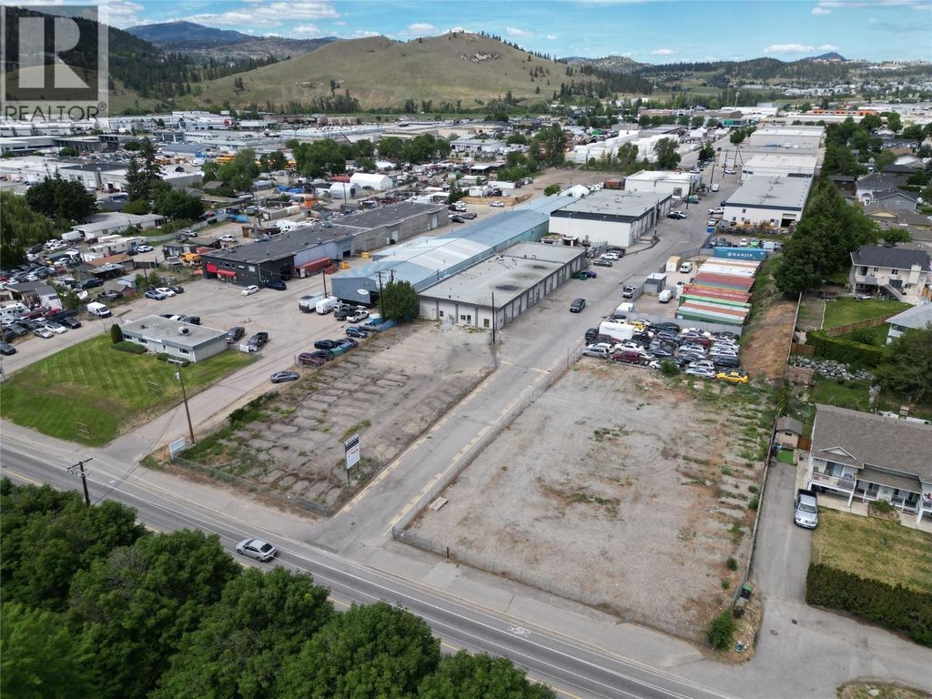 880 Leathead Road, Kelowna