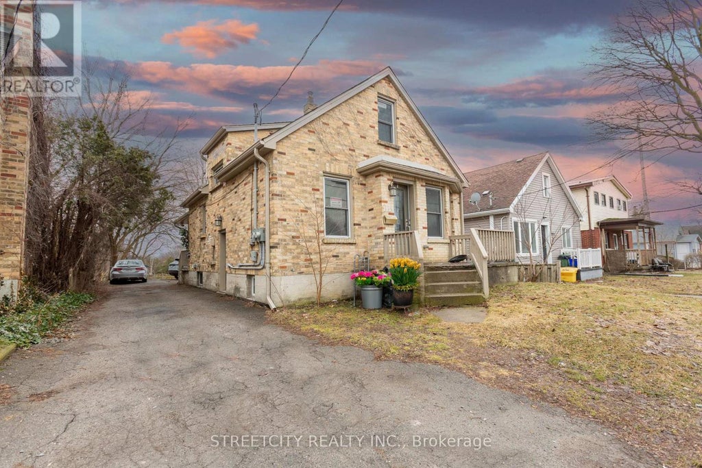 1053 Oxford Street E, London East (east G)