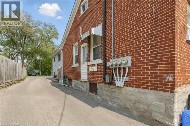 839 Stirling Avenue S, Kitchener