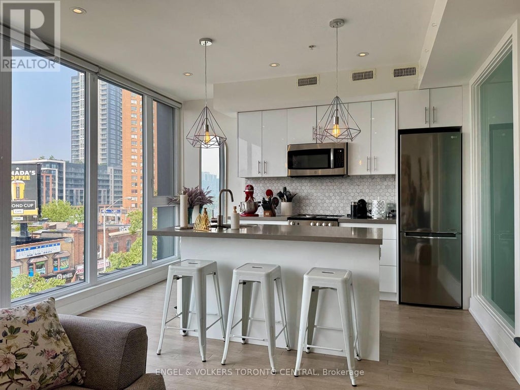 1 - 1555 Bloor Street W, Toronto (high Park-Swansea)