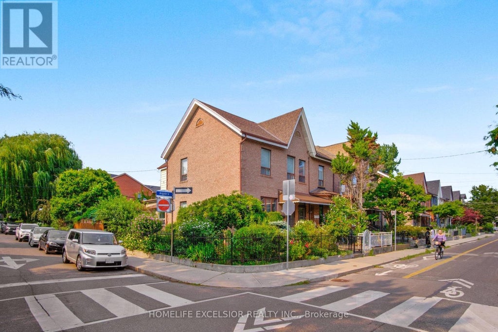 32 Argyle Street, Toronto (trinity-Bellwoods)