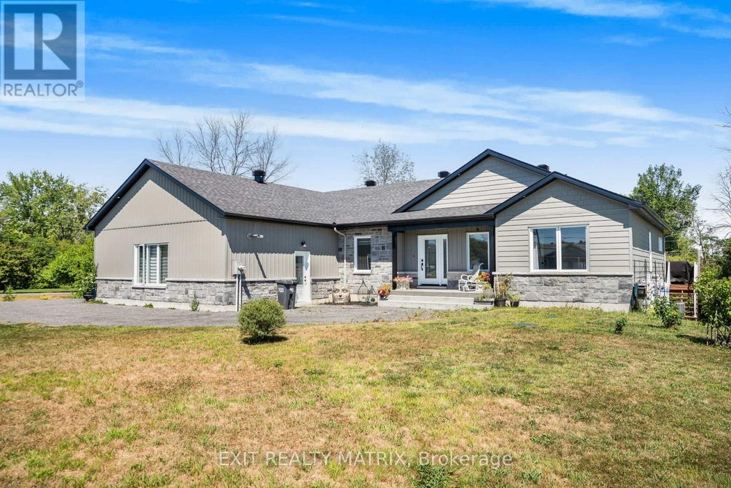3515 Front Road E, East Hawkesbury