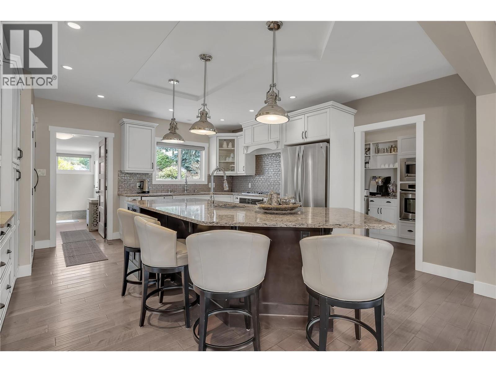 4511 Crawford Road. Lake Country, British Columbia