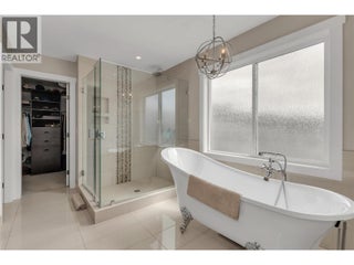 4511 Crawford Road. Lake Country, British Columbia