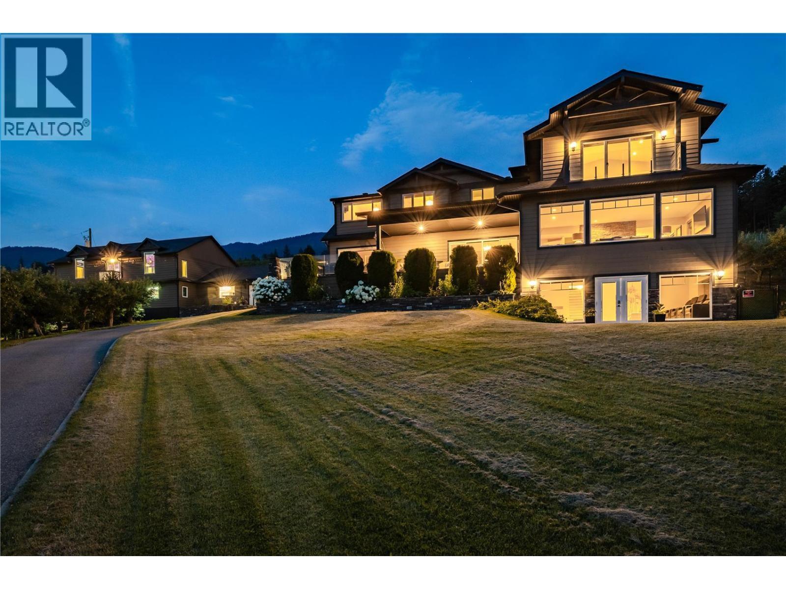 4511 Crawford Road. Lake Country, British Columbia