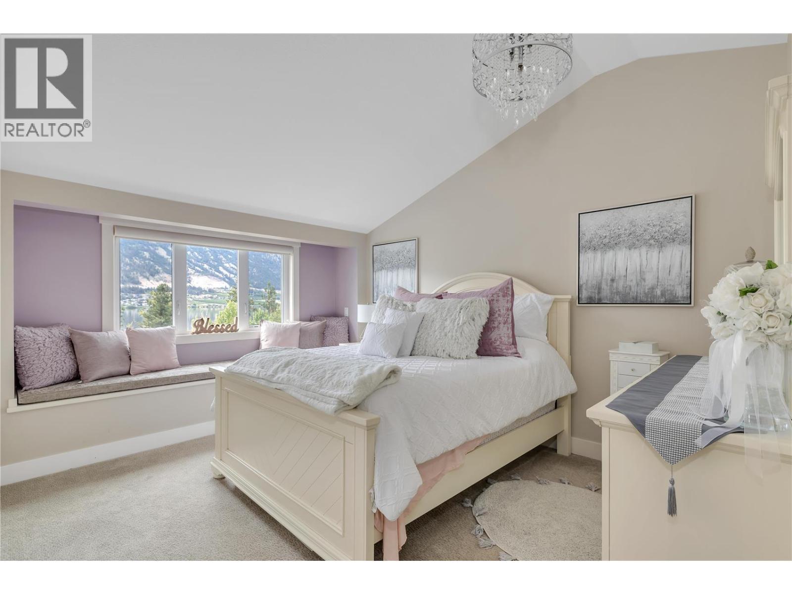 4511 Crawford Road. Lake Country, British Columbia