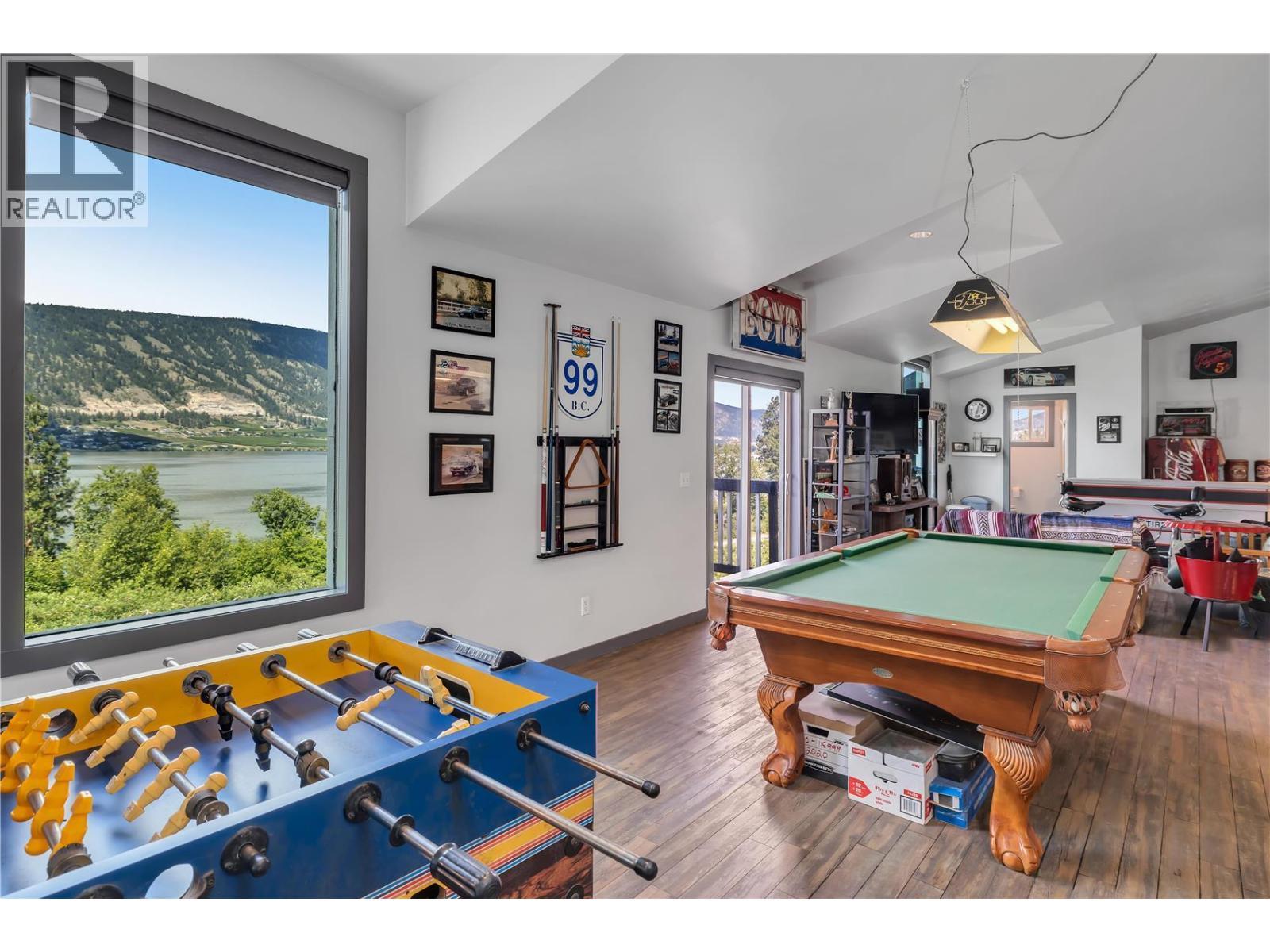 4511 Crawford Road. Lake Country, British Columbia