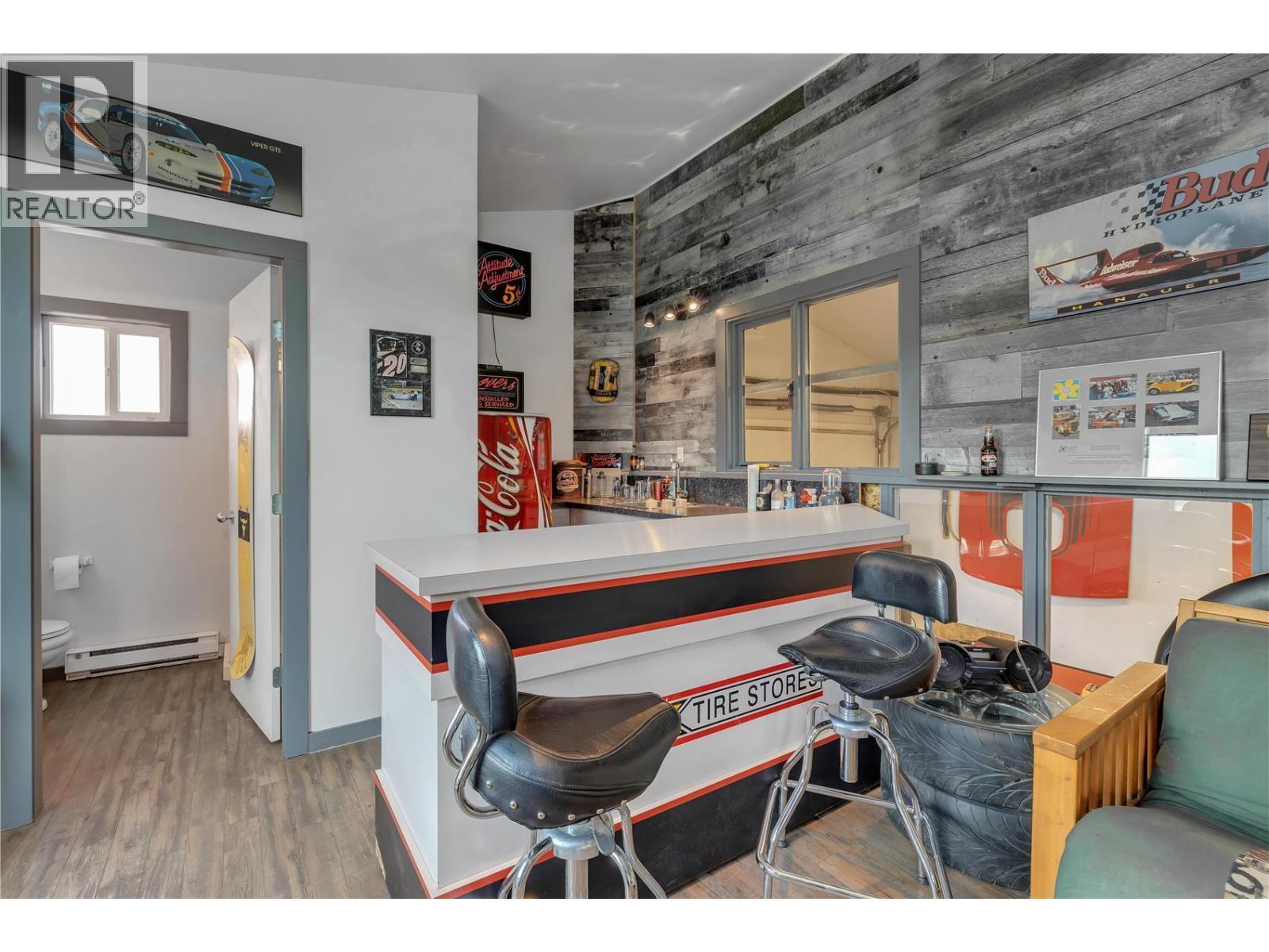 4511 Crawford Road. Lake Country, British Columbia