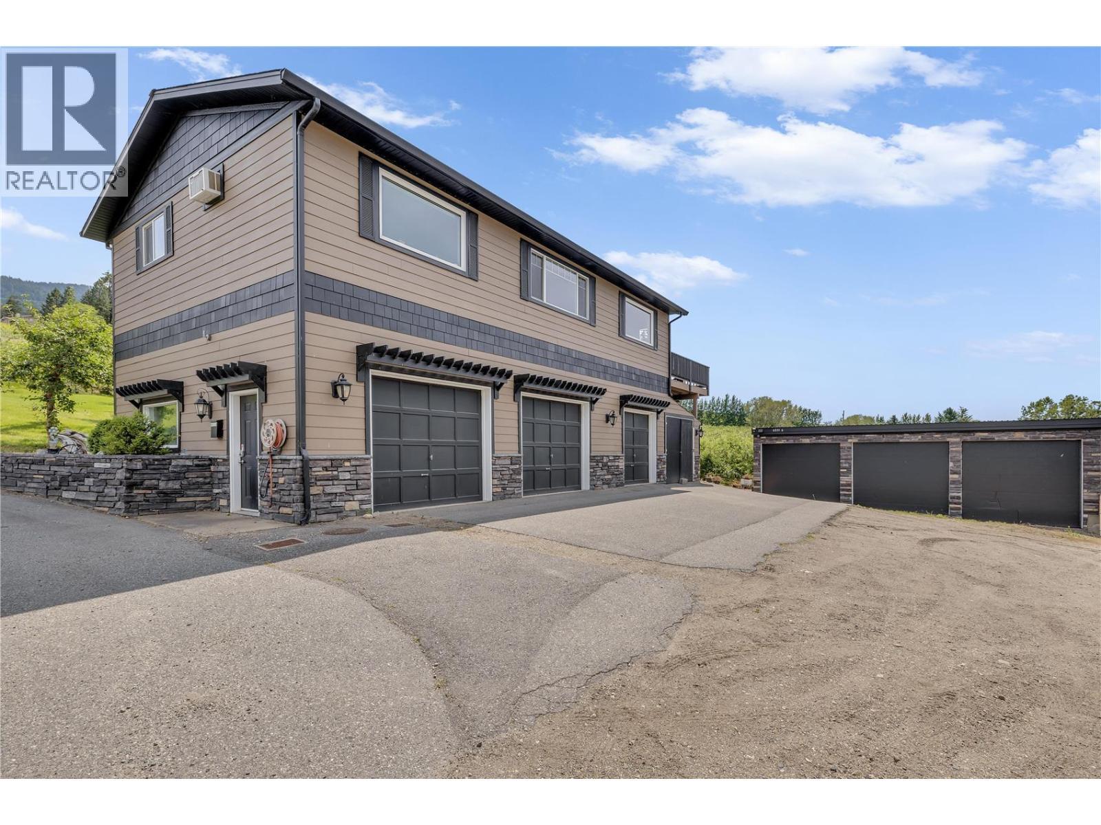 4511 Crawford Road. Lake Country, British Columbia