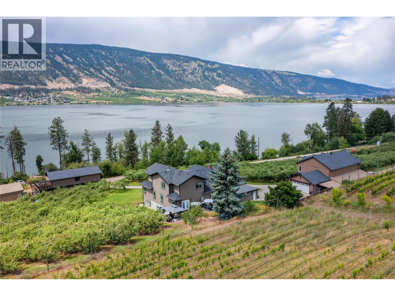4511 Crawford Road. Lake Country, British Columbia