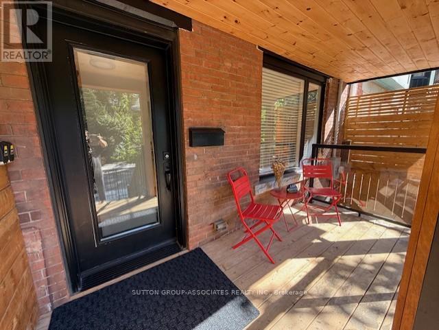 Main - 129 Seaton Street, Toronto (moss Park)