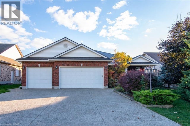 15 Parkview Drive, Wellesley