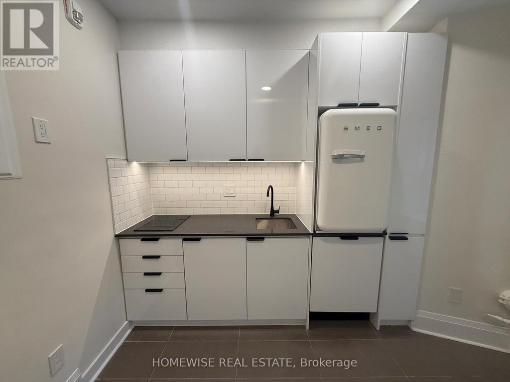 105 - 1 Triller Avenue, Toronto (south Parkdale)