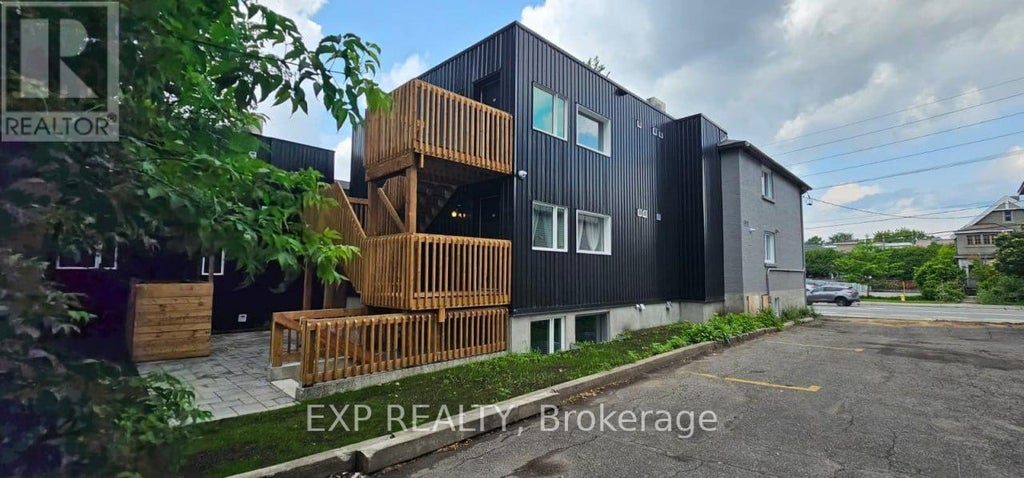 102 - 216 Mcarthur Avenue, Ottawa