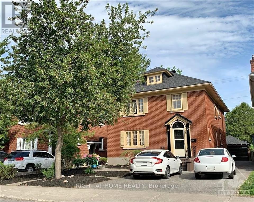 2 - 359 Fifth Avenue, Ottawa