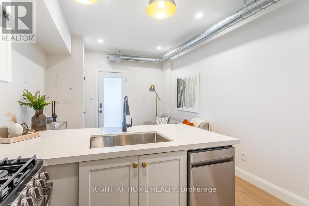 1 - 115 Catharine Street N, Hamilton (beasley)