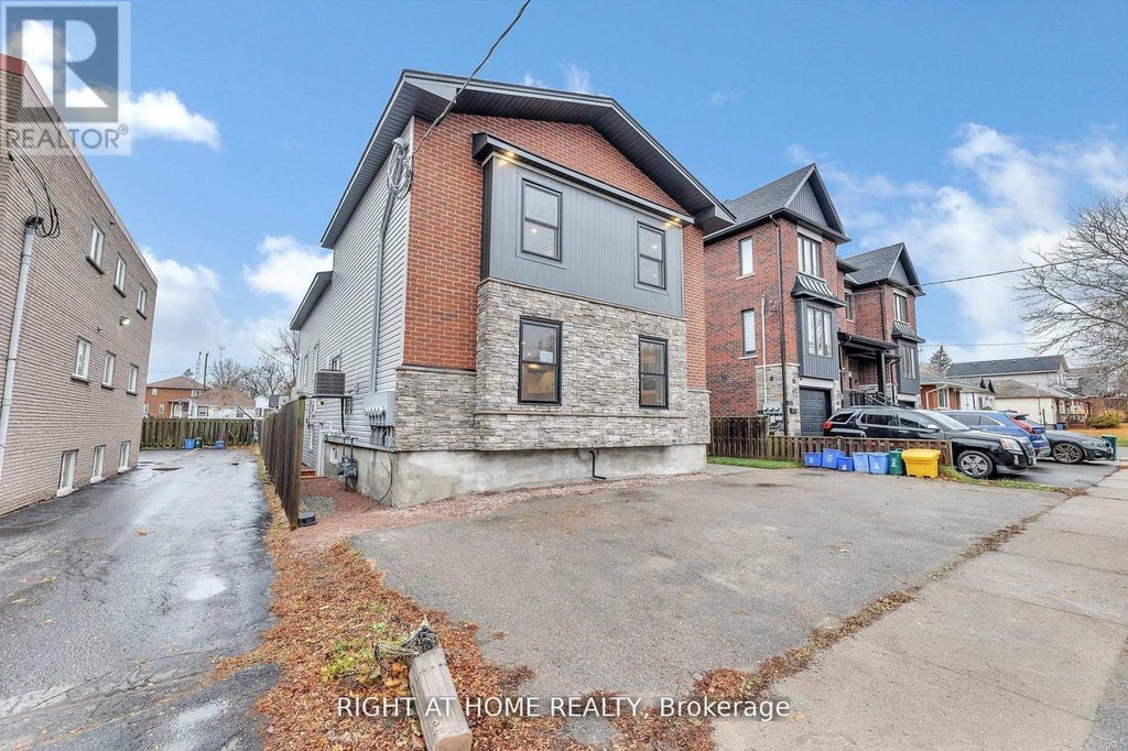 2 - 100 Cromwell Avenue, Oshawa (vanier)