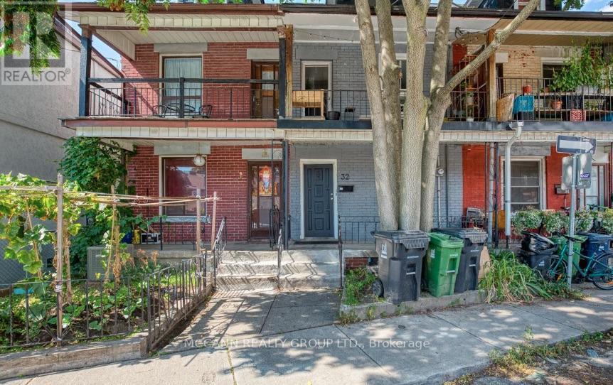 Upper - 32 Macklem Avenue, Toronto (little Portugal)