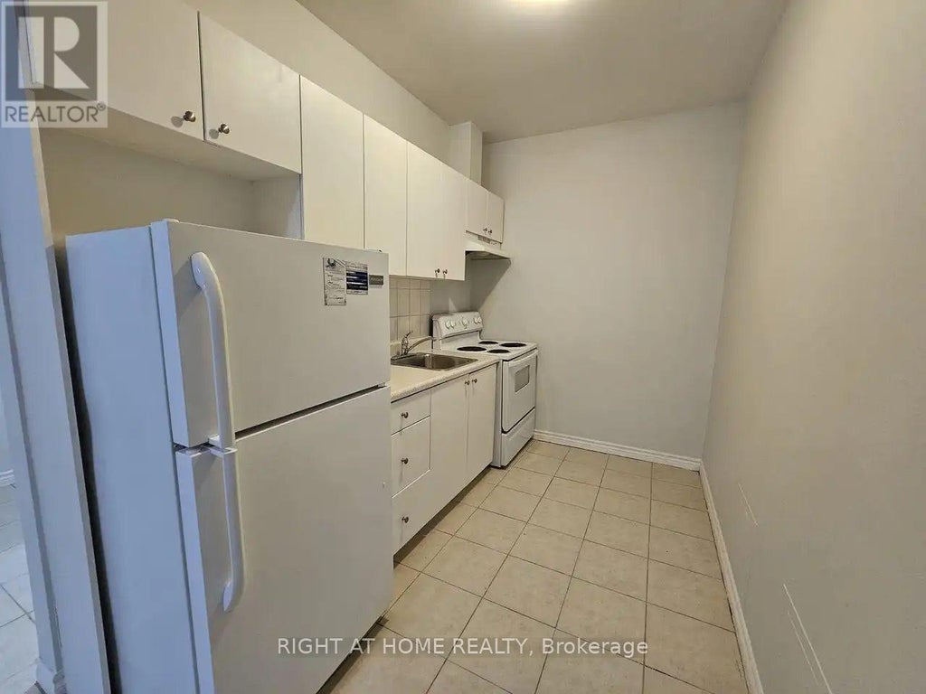 304 - 1807 Eglinton Avenue W, Toronto (oakwood Village)