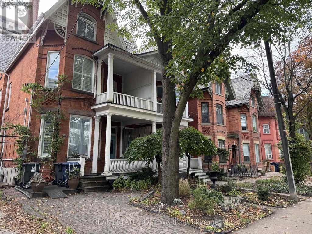 109 Gloucester Street, Toronto (church-Yonge Corridor)