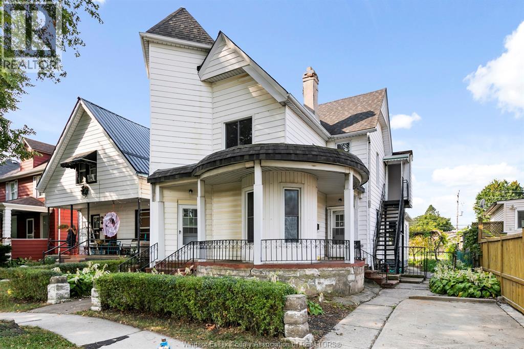 247 Langlois, Windsor