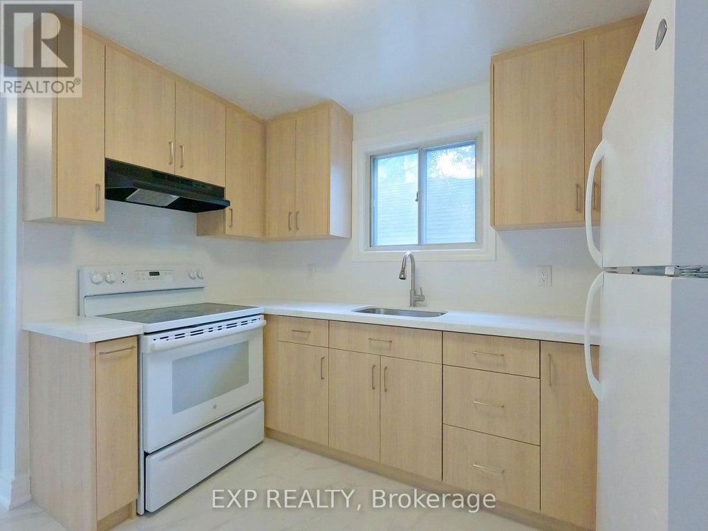 Main Lv - 101 Roseview Avenue, Richmond Hill (crosby)